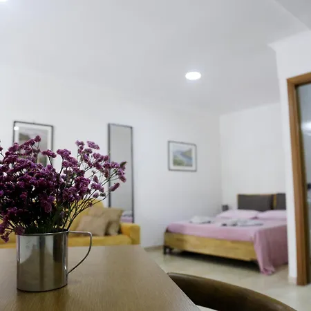 Apartment Nel Cuore Di - Centro Storico - *